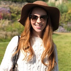 Meet your Posher, Macy